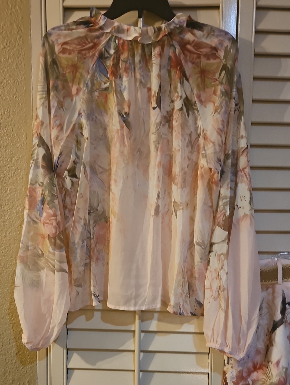 Commense Floral Sheer Long-Sleeve V-Neck Blouse And Shorts in Soft Pastel - Picture 5 of 5